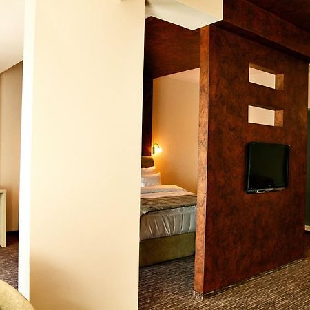City Hotel Slatina Exterior photo