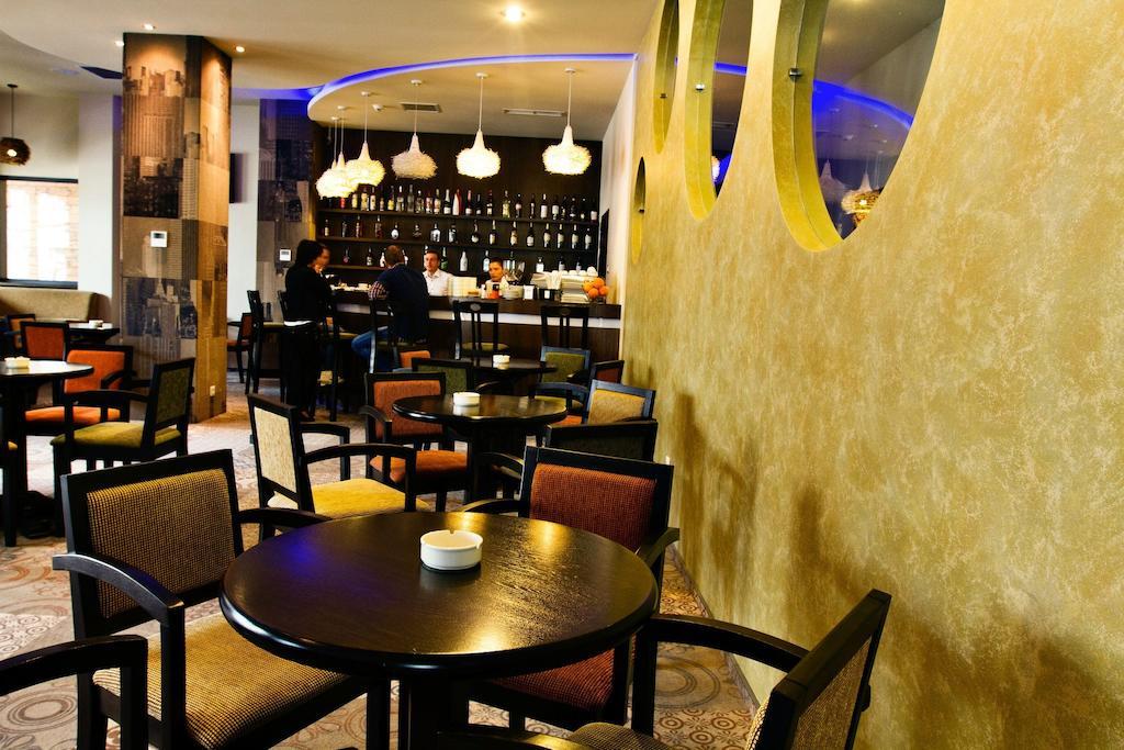 City Hotel Slatina Exterior photo