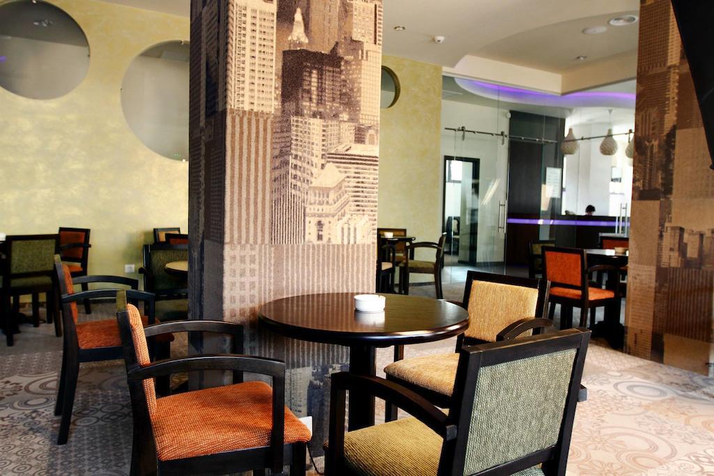 City Hotel Slatina Exterior photo