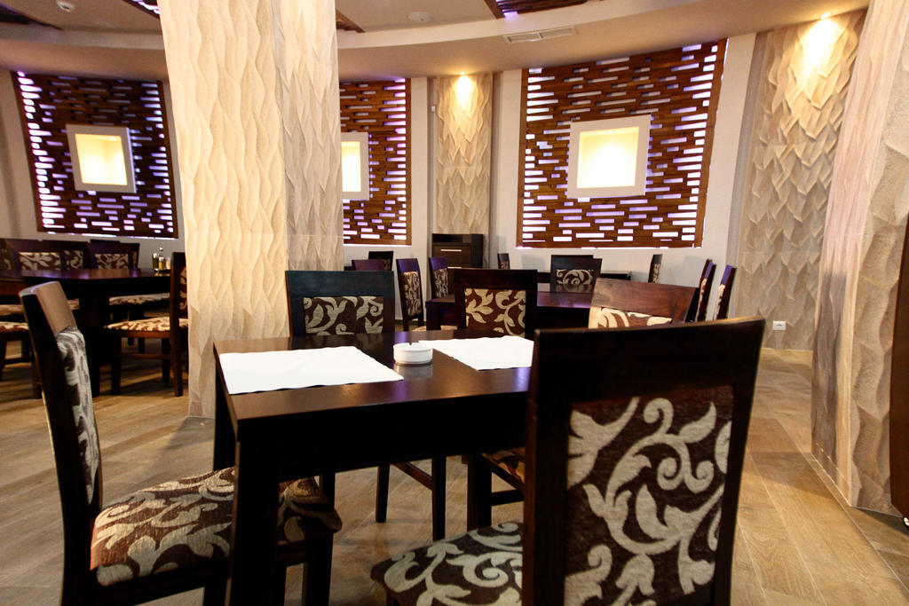 City Hotel Slatina Exterior photo