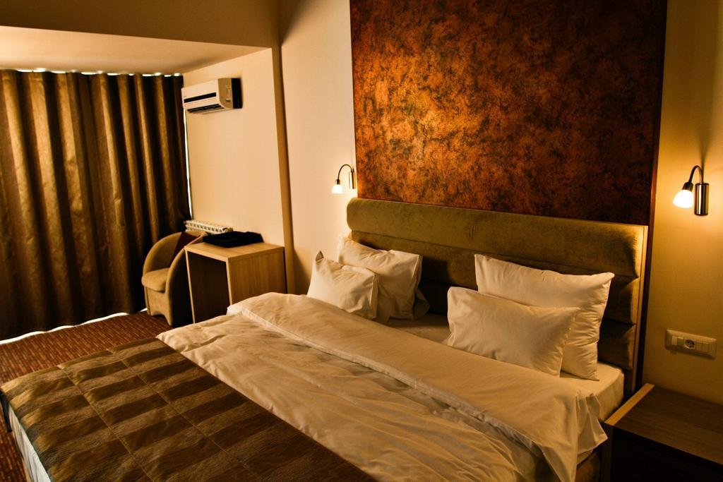 City Hotel Slatina Exterior photo