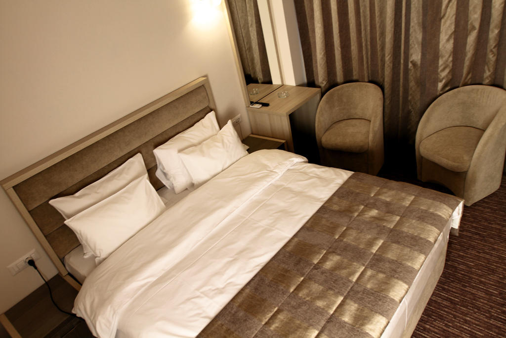City Hotel Slatina Exterior photo
